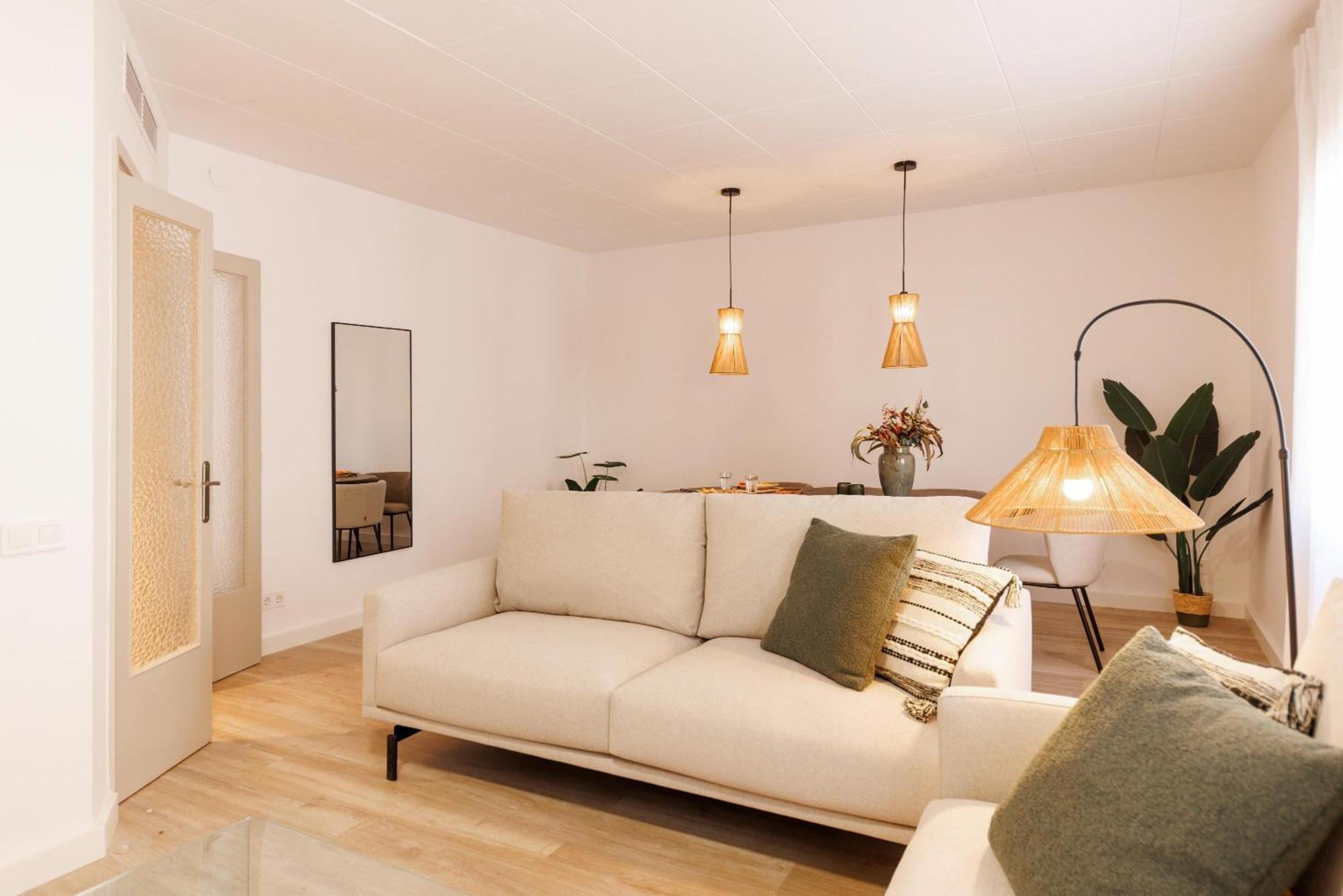 Bravissimo Maragall, Very Spacious And Appartement *